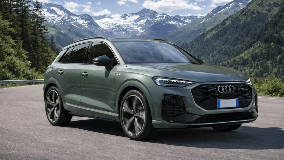 AUDI Q3 S TRONIC BUSINESS - MEGA Solution